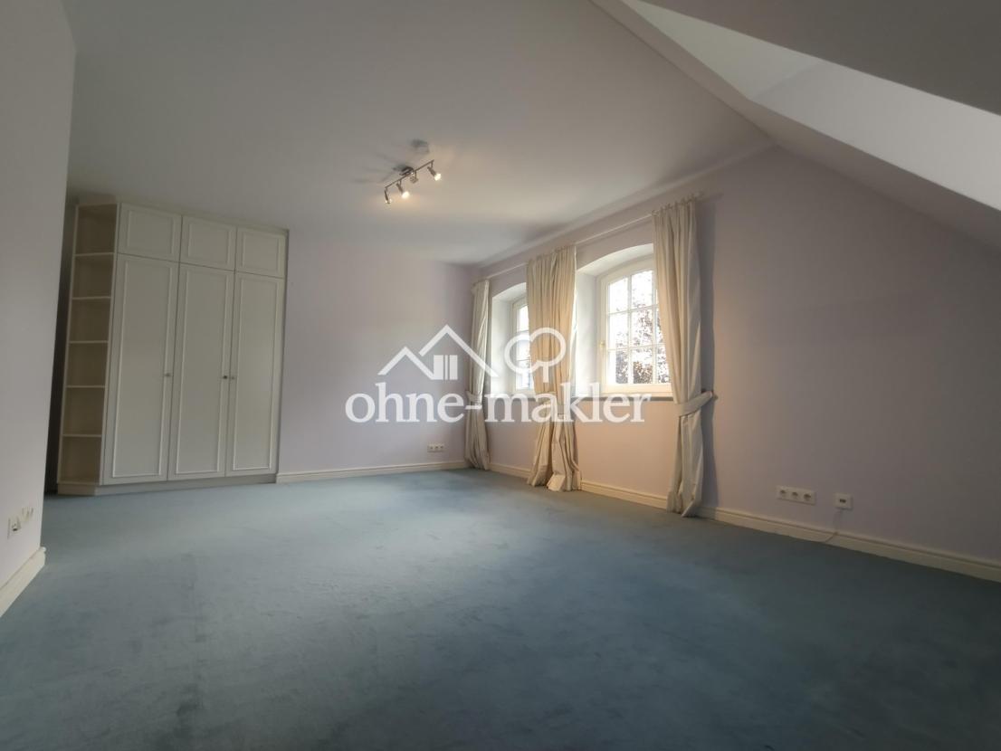 Kinder- bzw. Arbeitszimmer