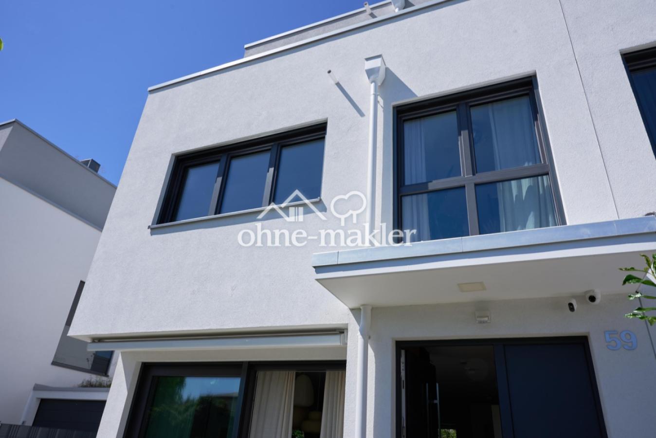 Townhouse Buchrain / Frankfurt