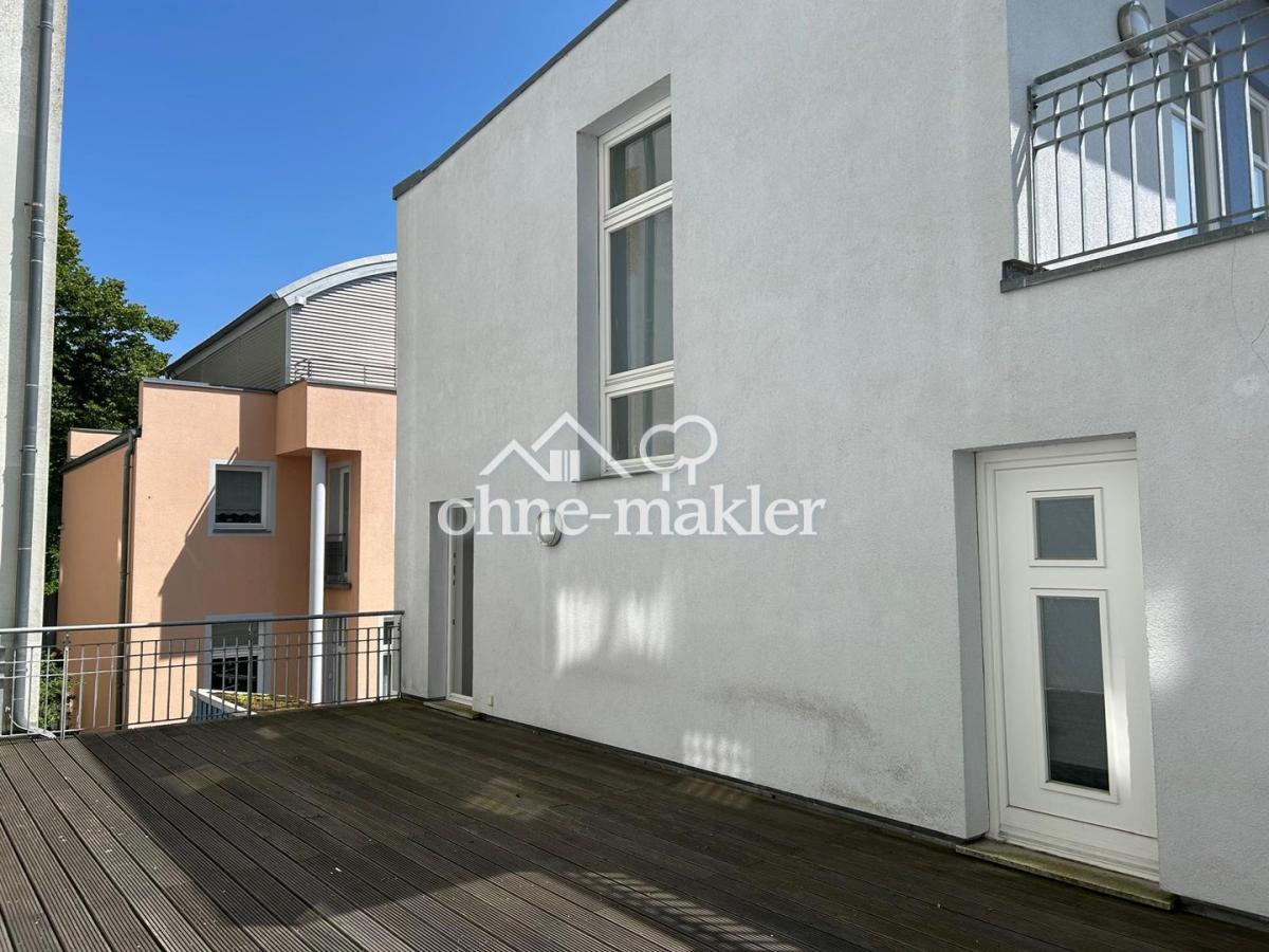 Terrasse OG mit zwei Zugängen