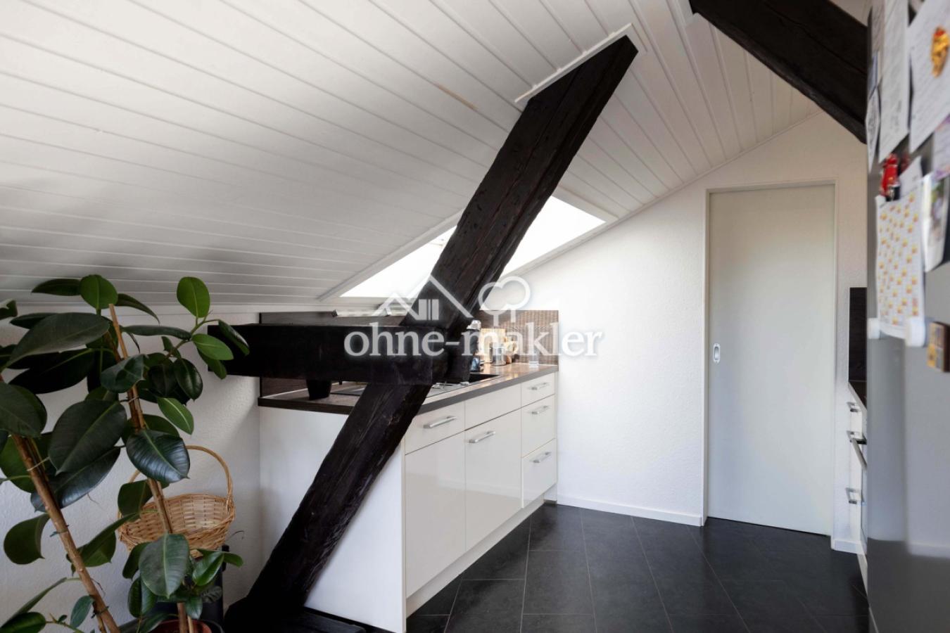 Einbauküche mit Vorratsraum