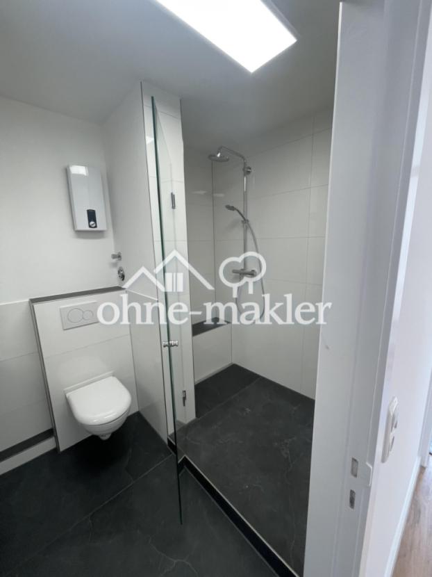 Dusche mit Regenbrause