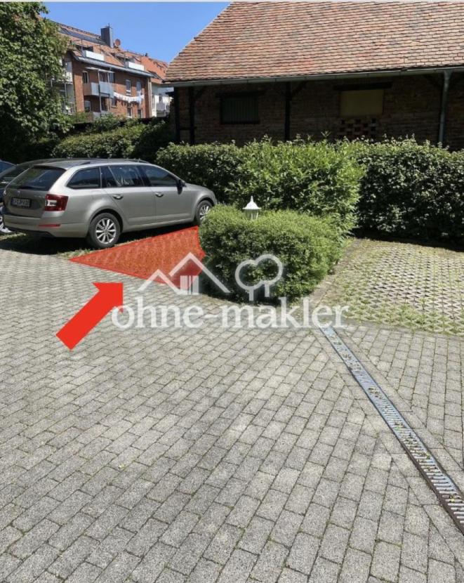 Kfz-Stellplatz im Innenhof