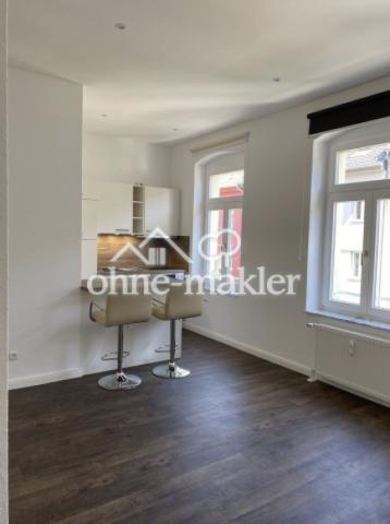 Einbauküche u. Küchenhalbinsel