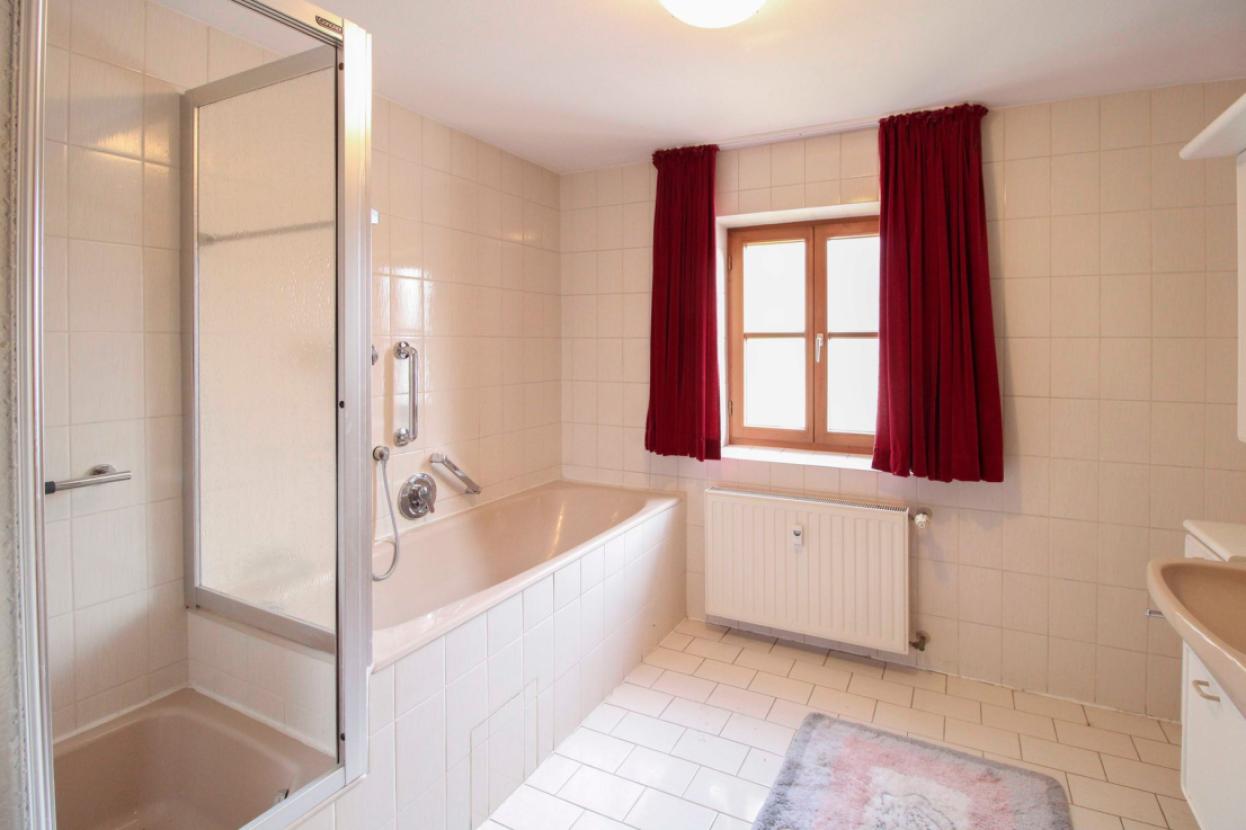 Badezimmer EG