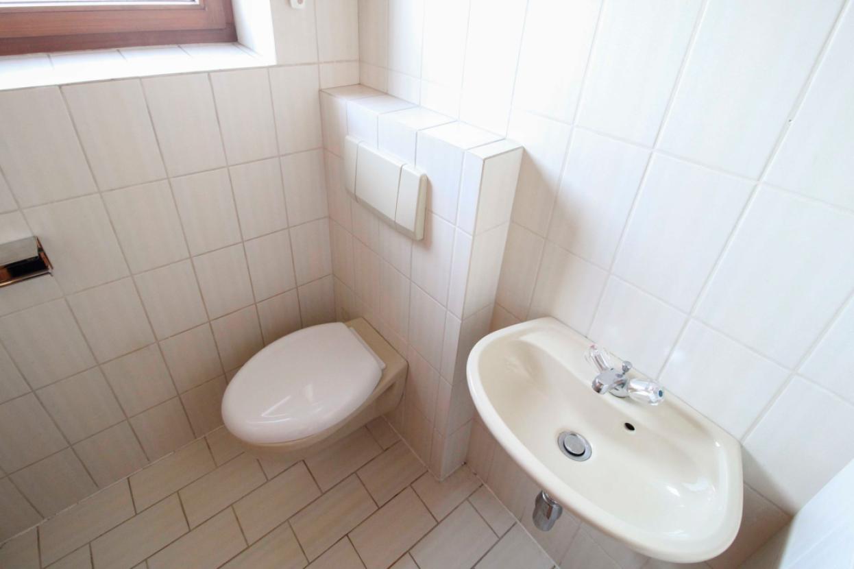 Gäste WC OG