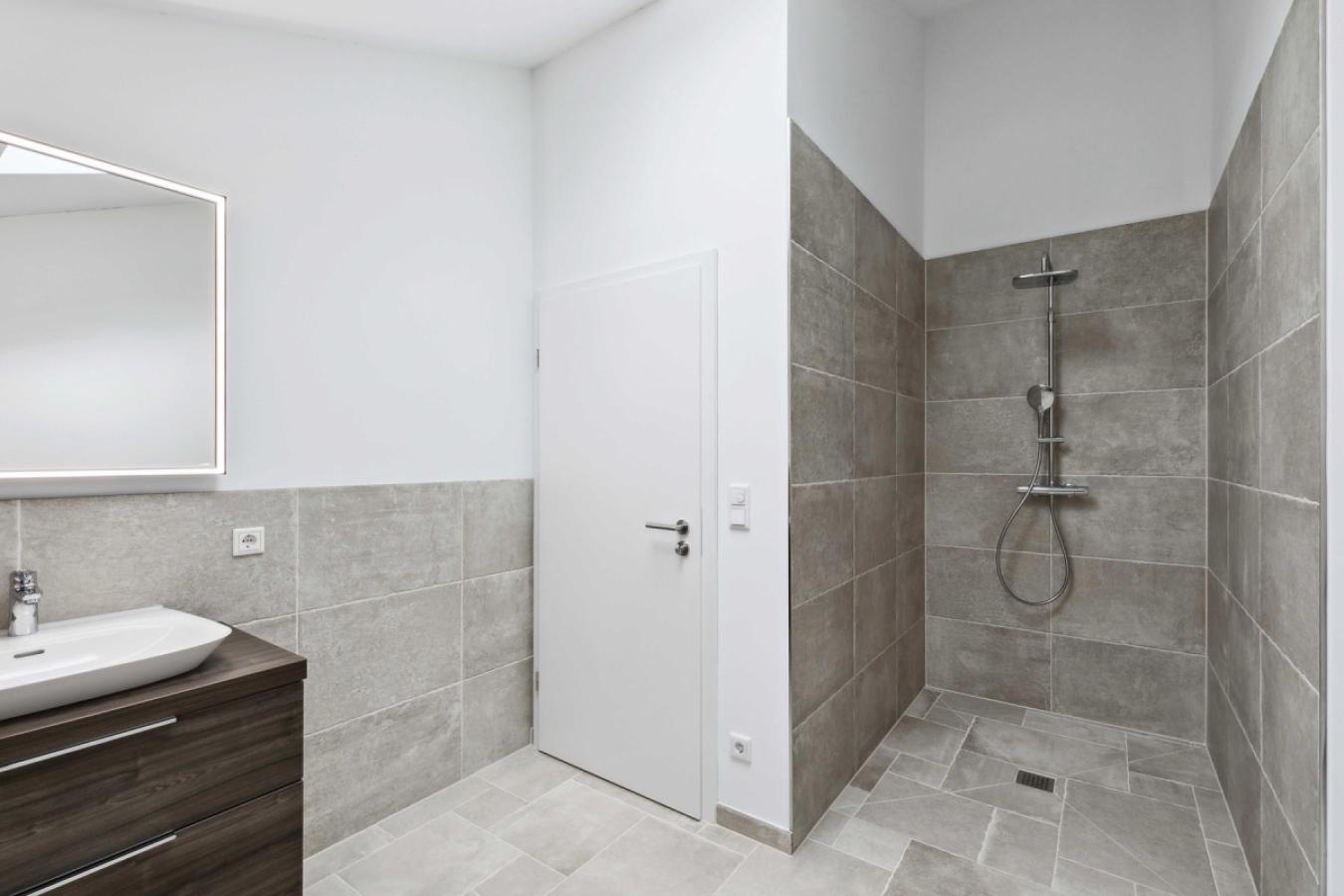 HS25_Badezimmer 2 - 1.OG