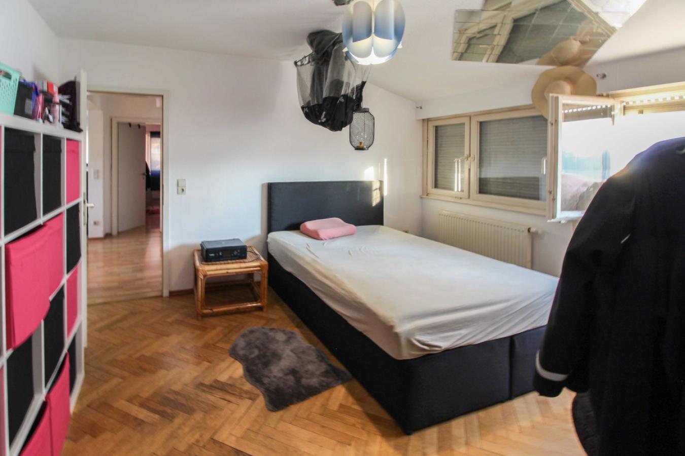 Schlafzimmer 2-2