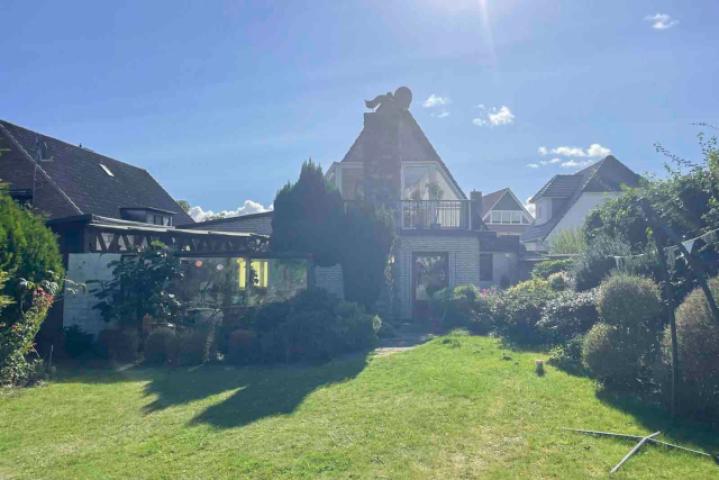 Haus_hinten_mit_großem_Garten