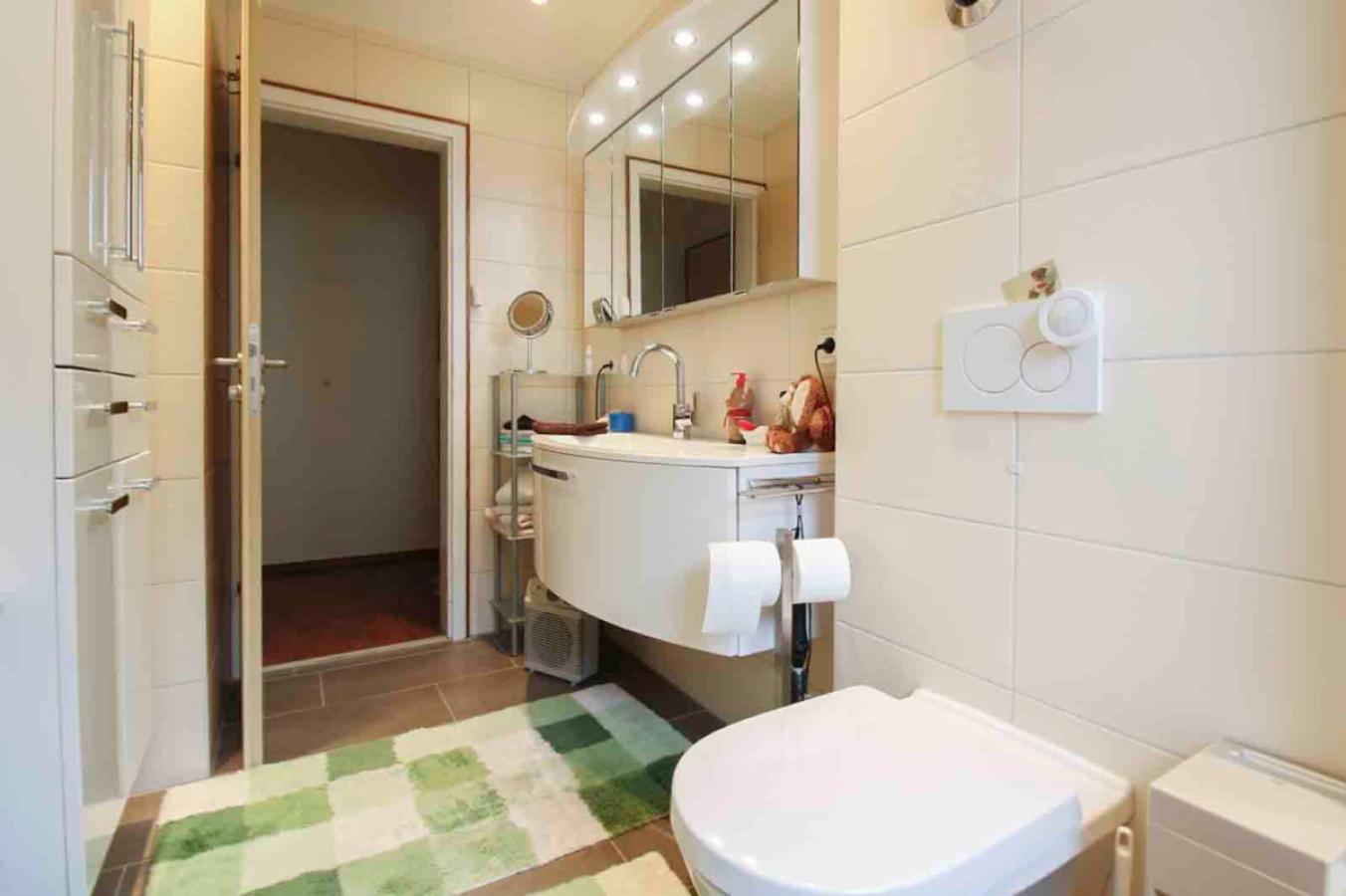 6852c722-c289-402f-9baf-3adc568a0f00