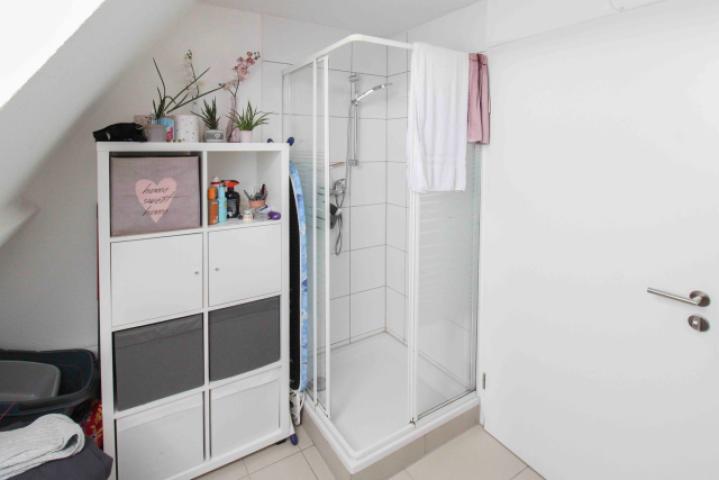 Tageslichtbad mit Dusche