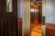 Aufzug (2)