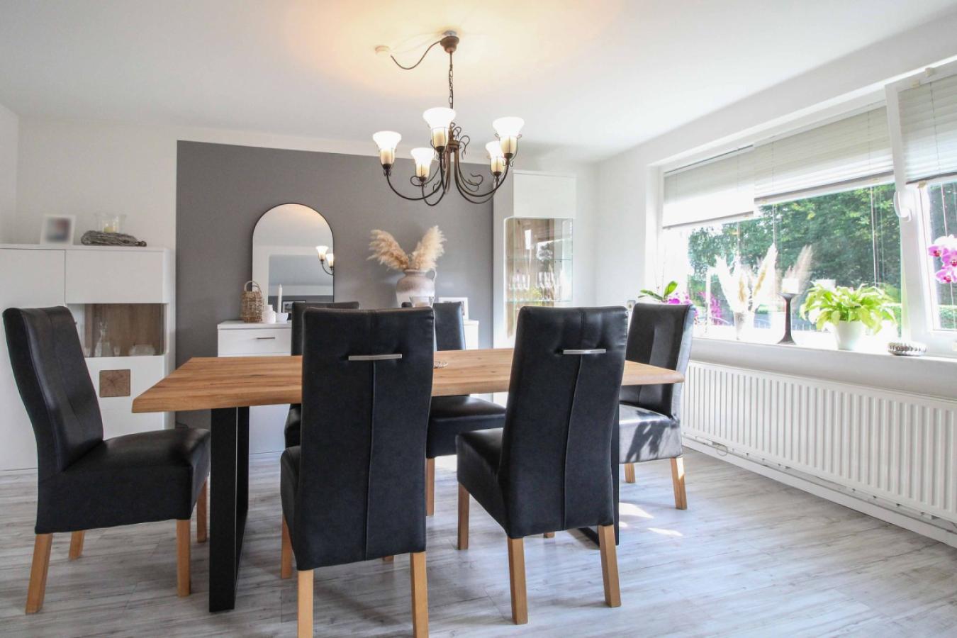 Wohn-und Esszimmer (4)