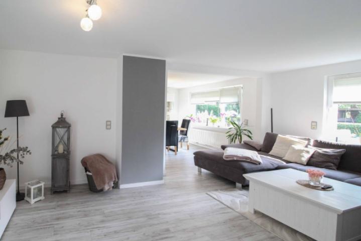 Wohn-und Esszimmer (2)