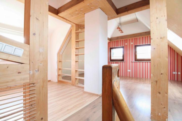 Wohn- und Arbeitsbereich 1 DG