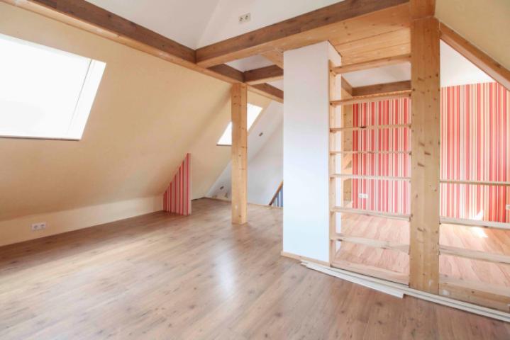 Wohn- und Arbeitsbereich 2 DG