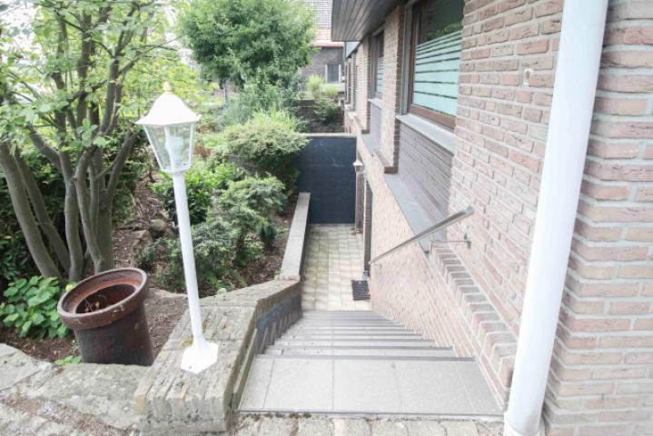 Separater Hauseingang Keller