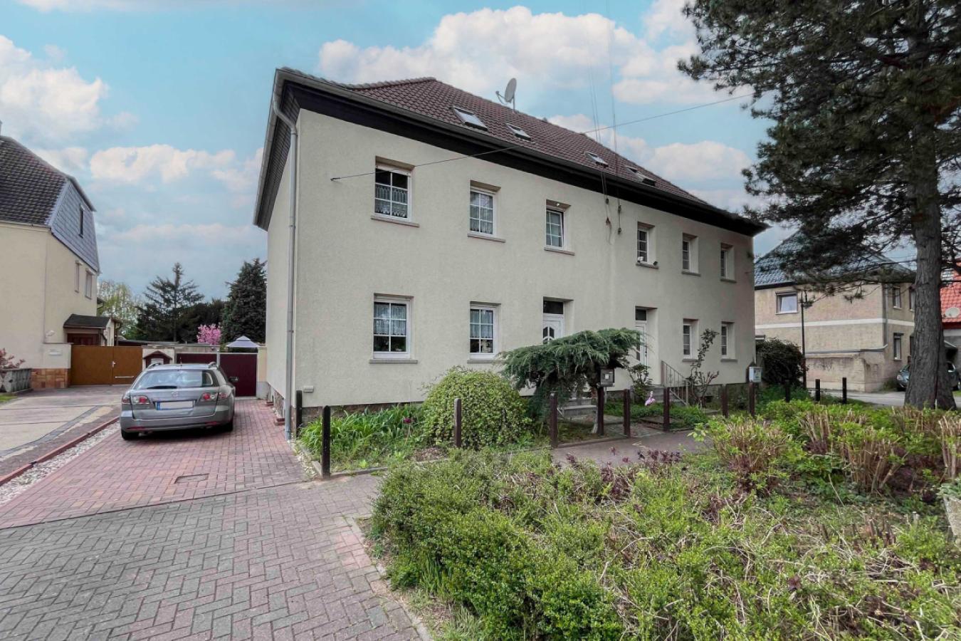 Vorderansicht Haus (1)