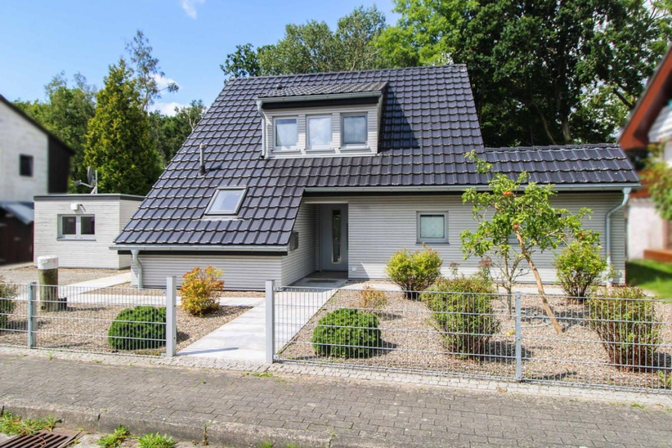 Straßenansicht