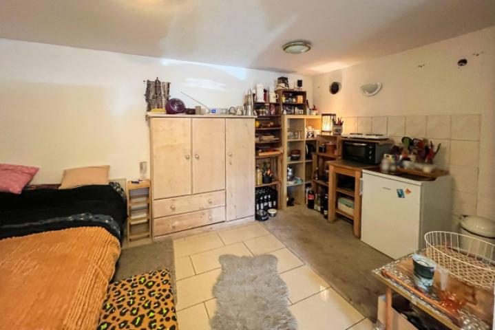 Schlaf- Küchenbereich