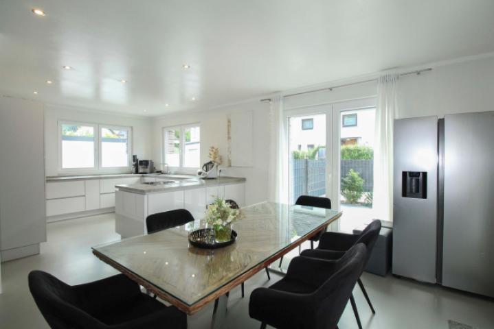 Küche und Essbereich