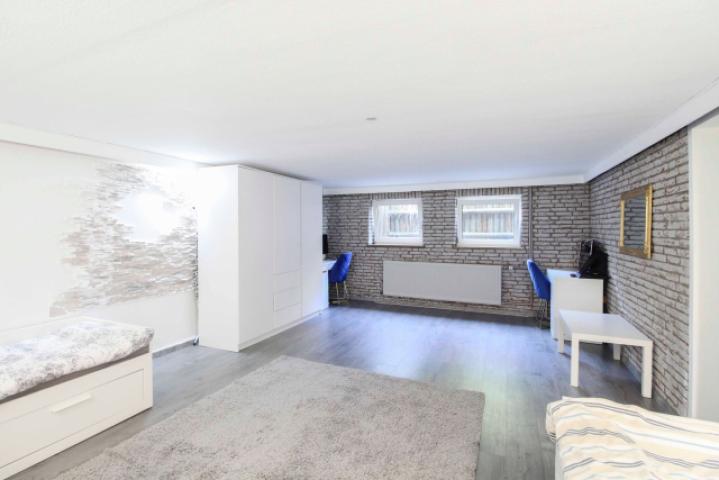 Zimmer im Untergeschoss