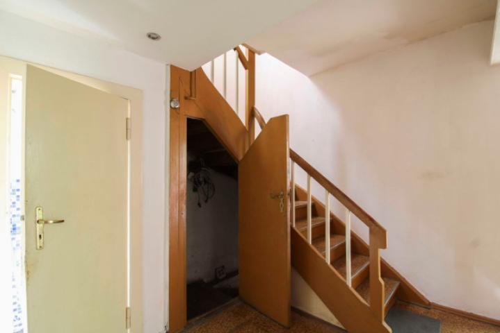 Treppen zum Keller und OG