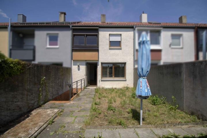 vorderer Garten Terrasse