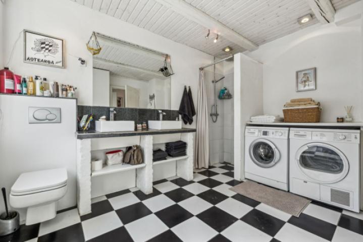 Badezimmer Hauptgebäude