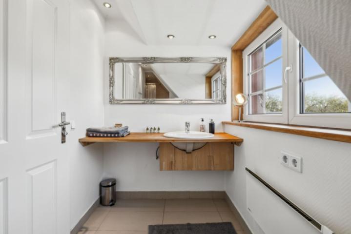 Badezimmer OG Hauptgebäude