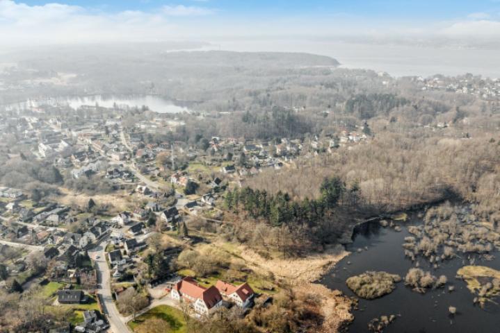 Luftbild mit Schloßteich und Ostsee