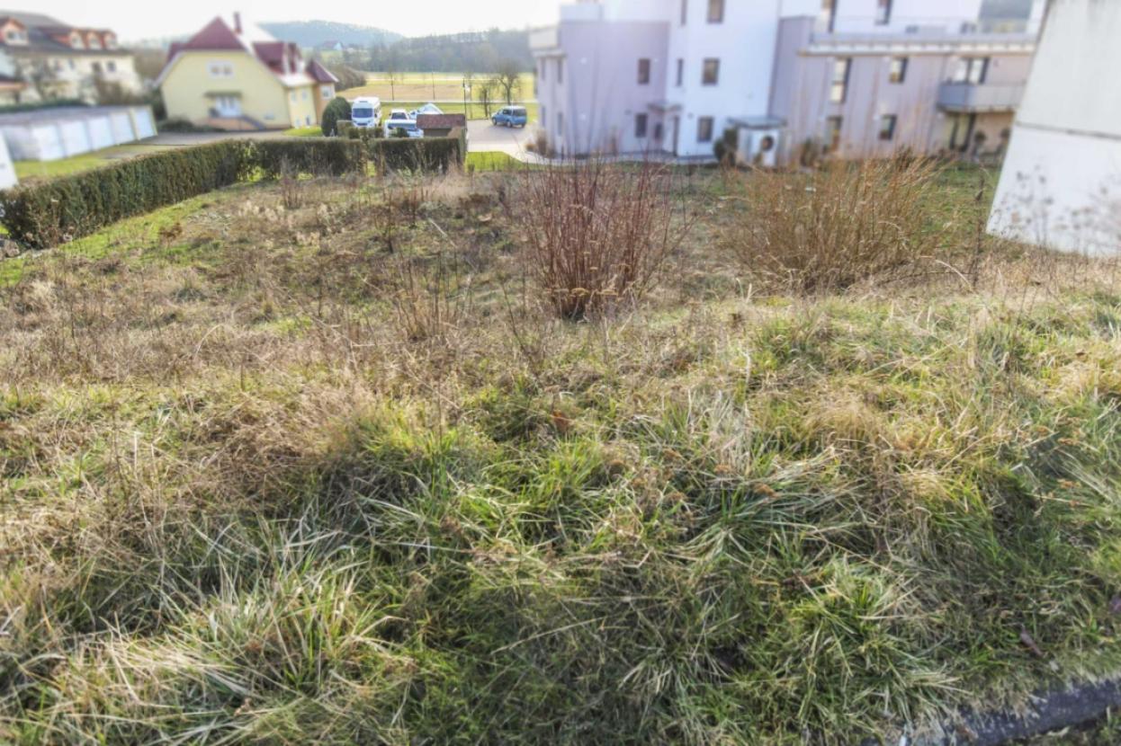 Grundsück Straßenseite