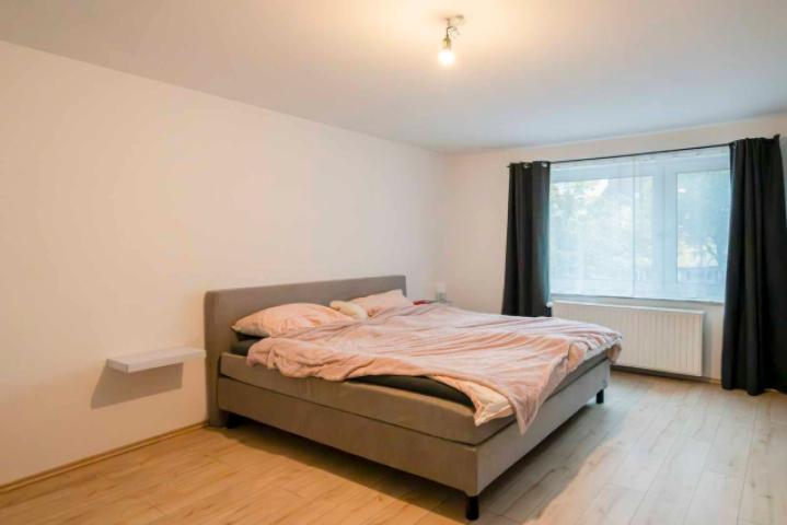 Schlafzimmer_Whg. 2. OG links