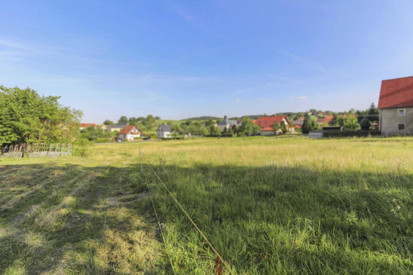 Grundstück Blick ins Dorf