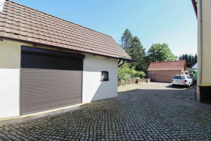 Garage und Innenhof