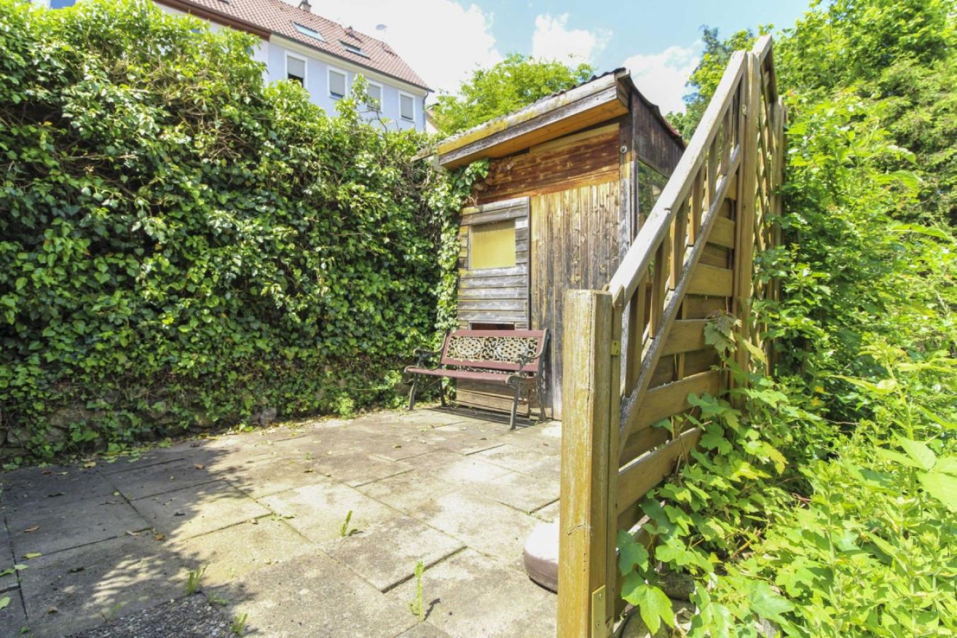 Freisitz und  Schuppen