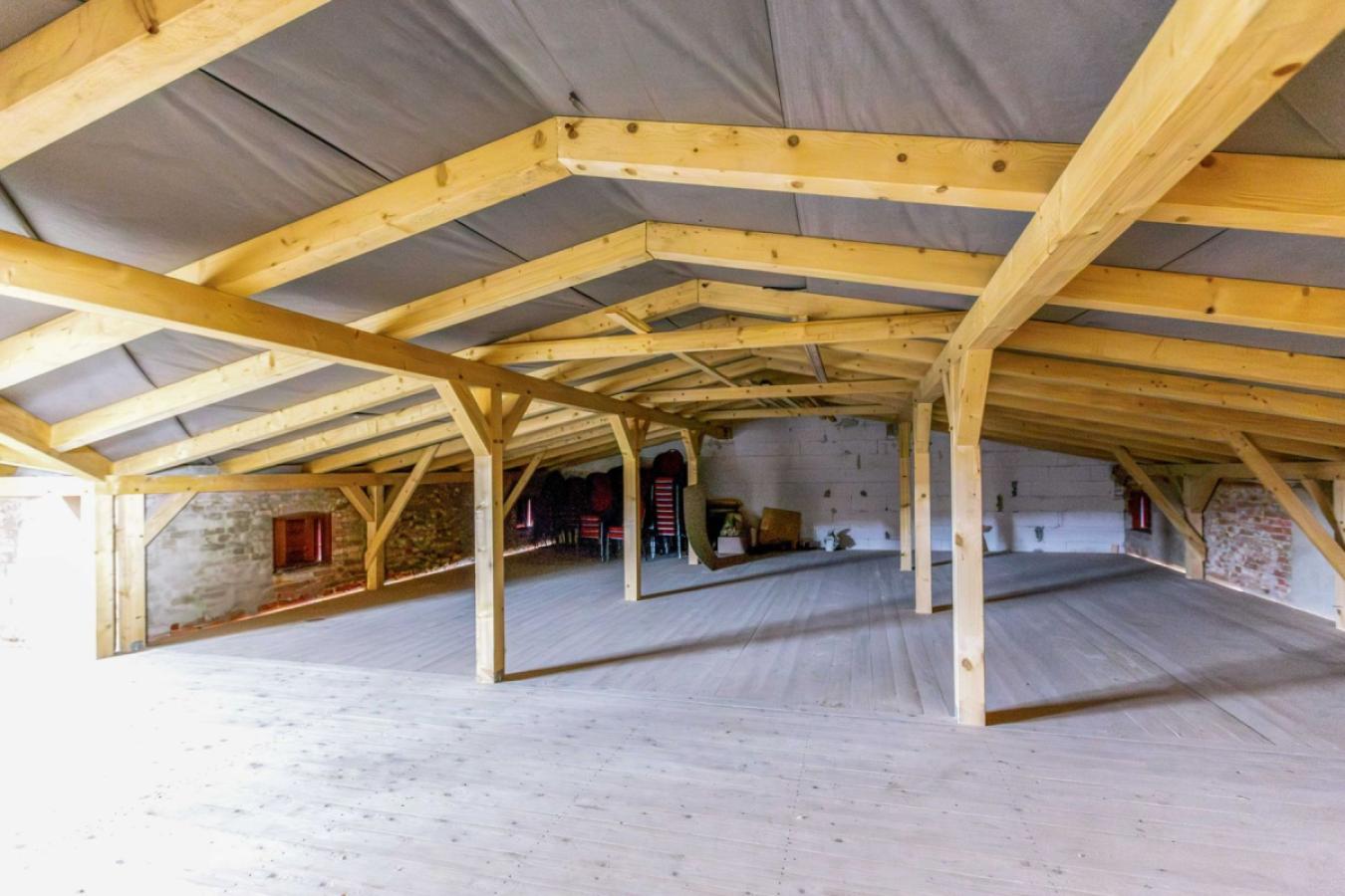Alter Pferdestall Dachboden