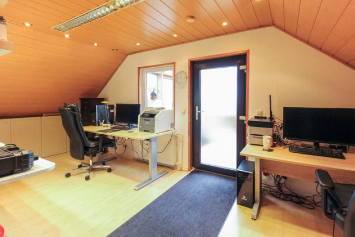 Arbeits-/Kinderzimmer 1.OG