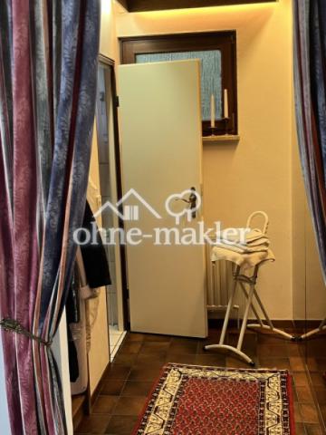 Blick auf Flur mit Garderobe