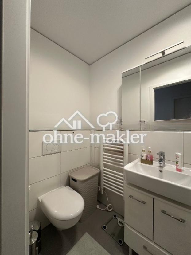 Gäste-WC mit Dusche