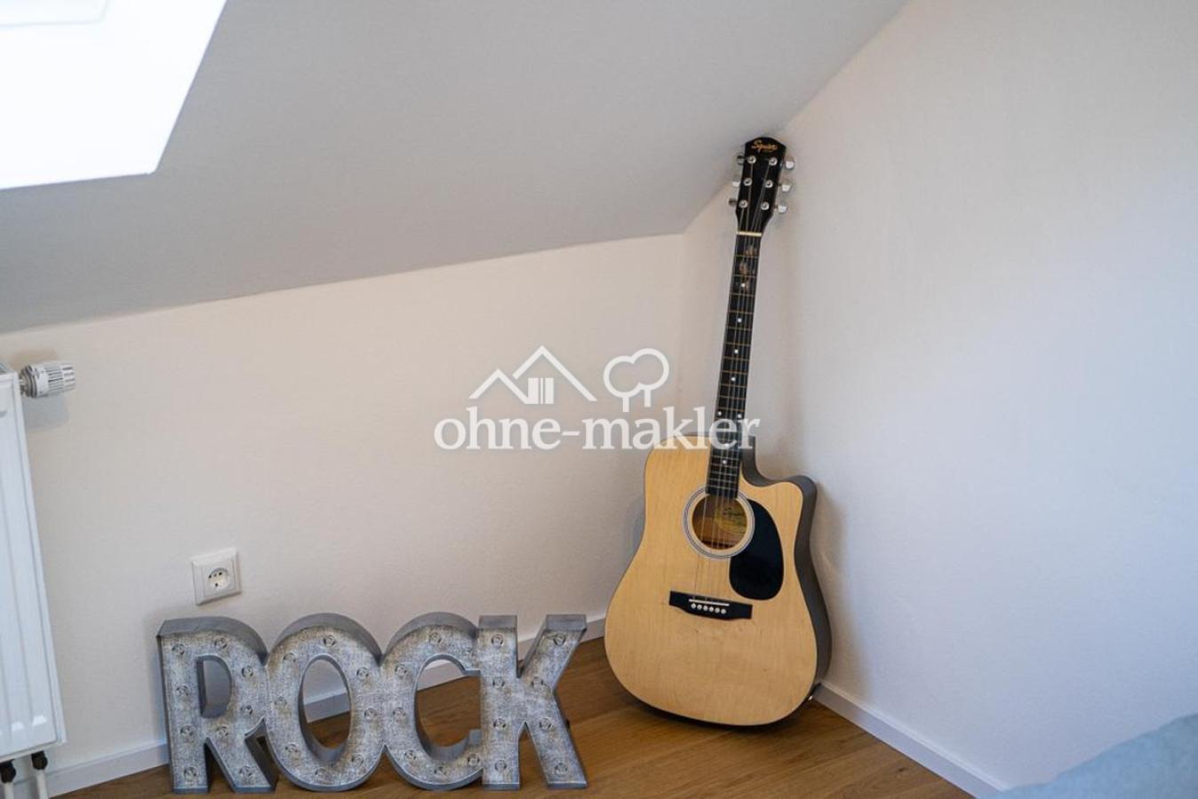 ARBEITS-/ KINDERZIMMER