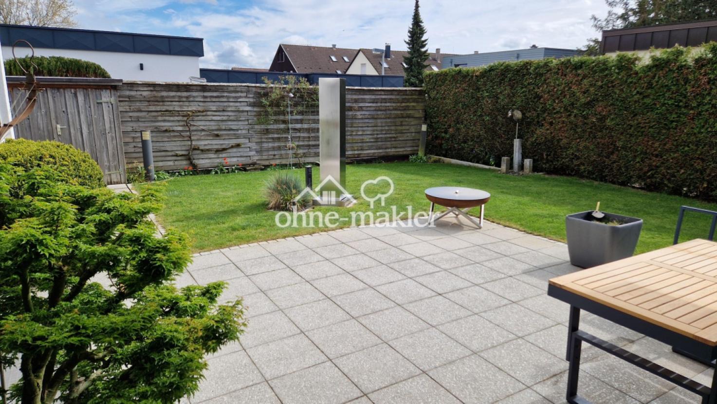 Garten mit Wassersäule