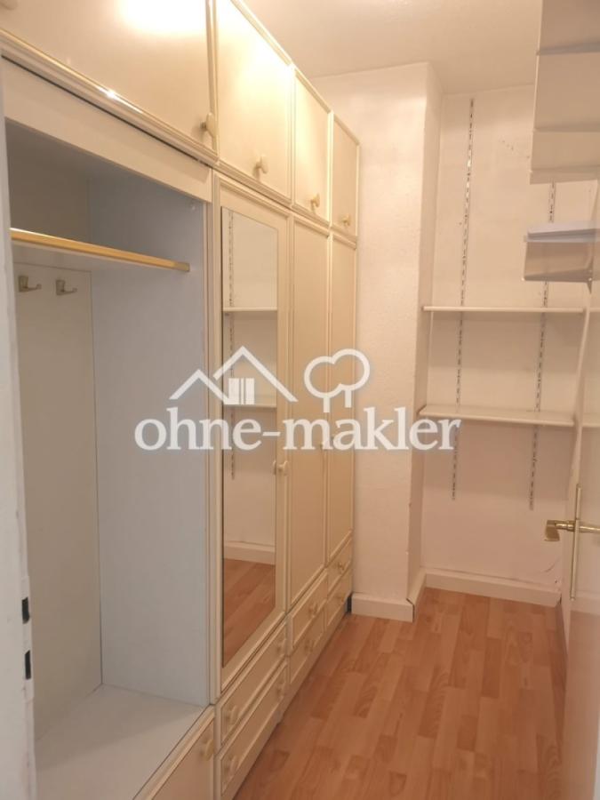 Begehbarer Kleiderschrank