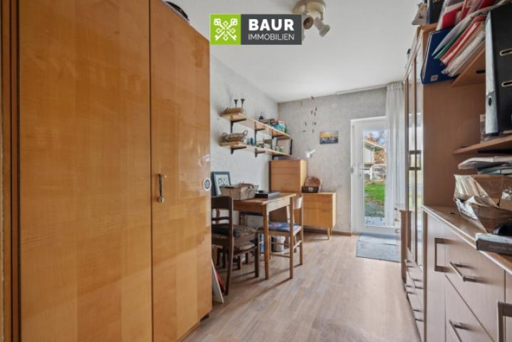 Zimmer mit Zugang zum Garten