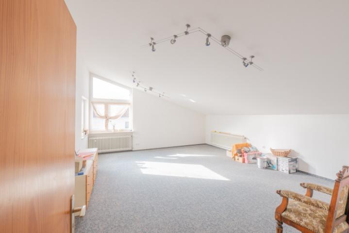 Kinder-/ Gäste-/ Hobbyzimmer