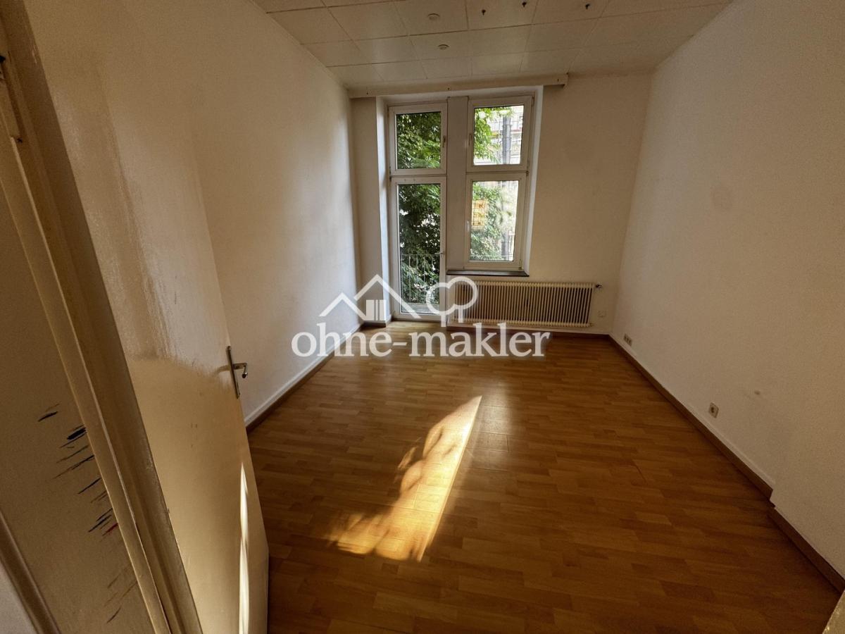Schlafzimmer 2 / Zugang Balkon