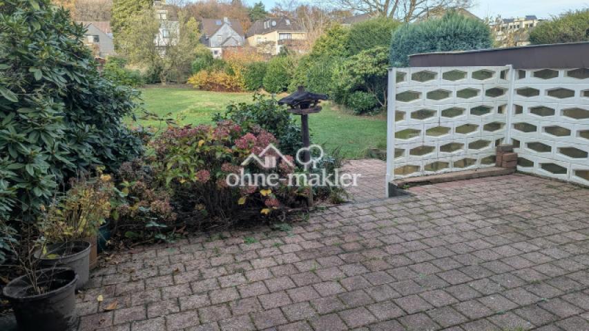 Blick von Terasse auf den Gart