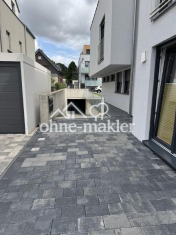 Tiefgaragen-Einfahrt