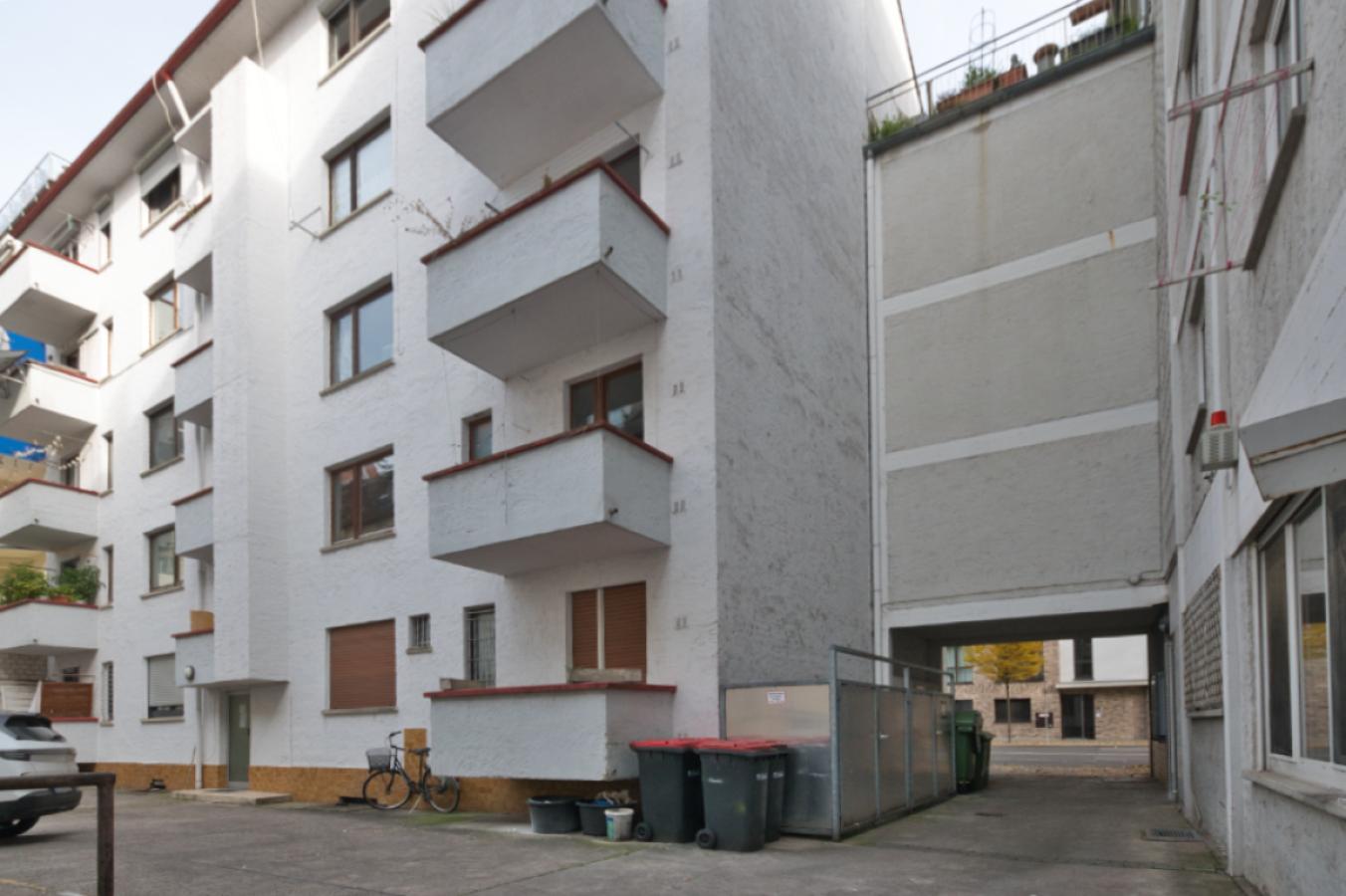 Innenhof - ein Stellplatz ist inklusive 