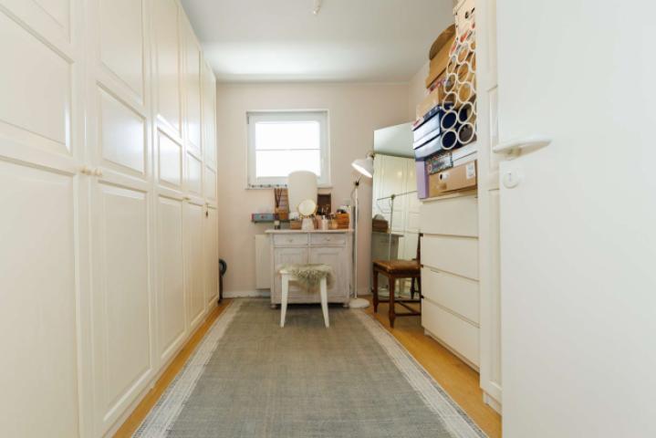 Ein weiteres Kinder- oder Arbeitszimmer