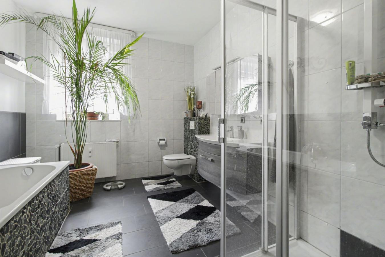 Badezimmer EG (EFH)
